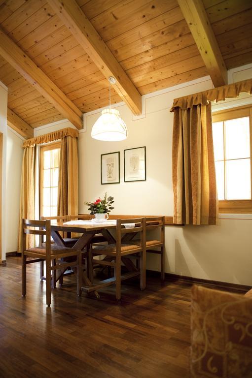 Holidays Dolomiti Apartment Resort 카리솔로 객실 사진
