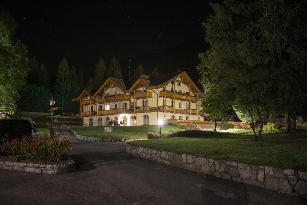Holidays Dolomiti Apartment Resort 카리솔로 외부 사진